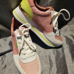 MICHAEL KORS • Monique Leather Trainer • 6